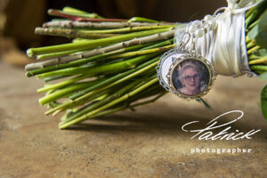 stem of wedding bouquet, photo inset, deceased, memory photo, ribbon, frame